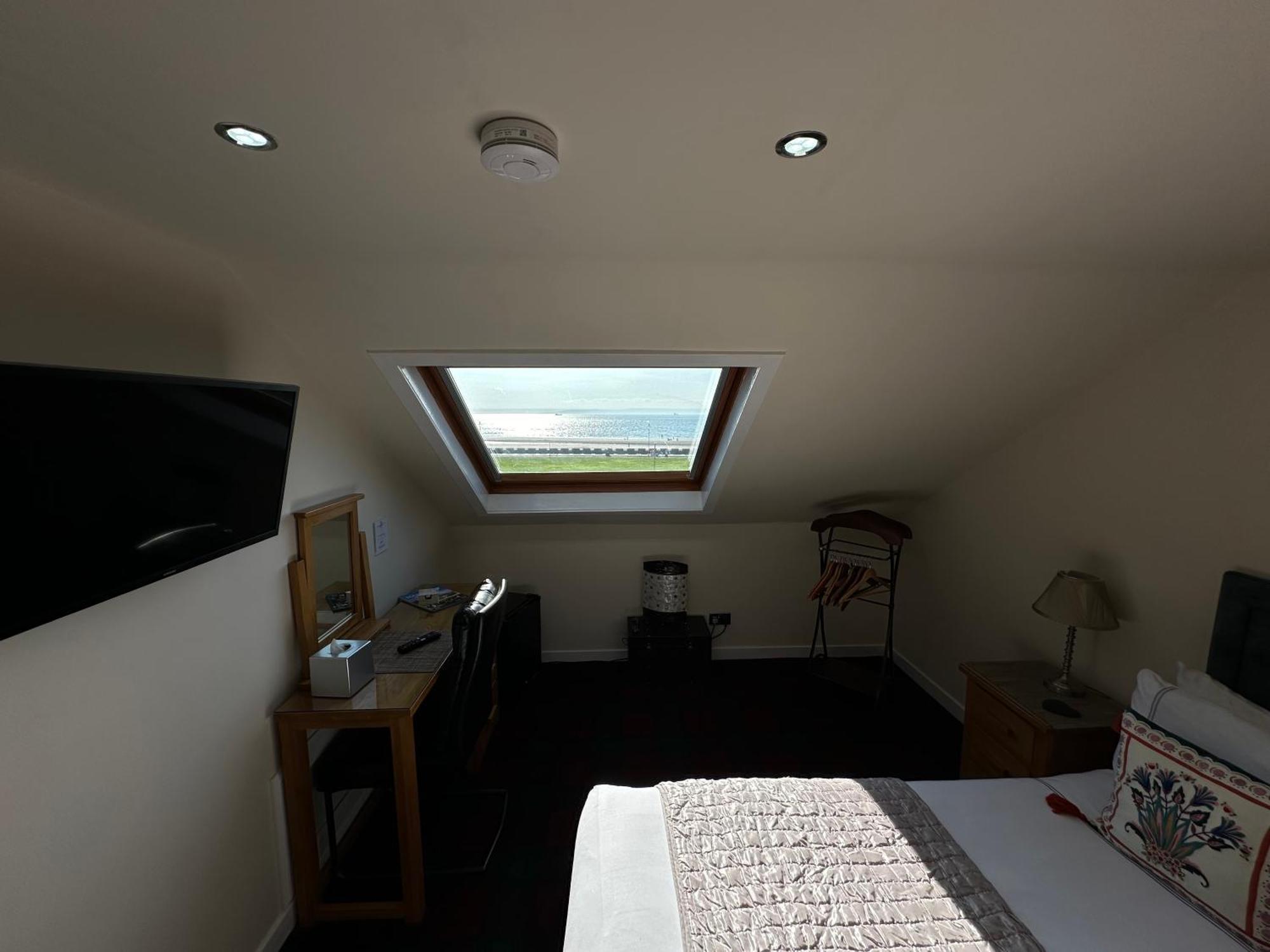 Beaches Guest house Ayr